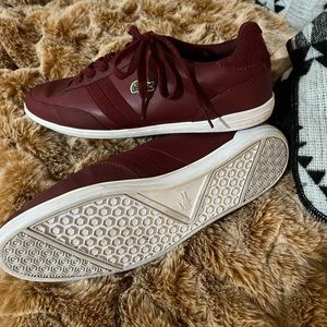 Lacoste Burgundy men’s Maroon Leather Sneaker sz 9.